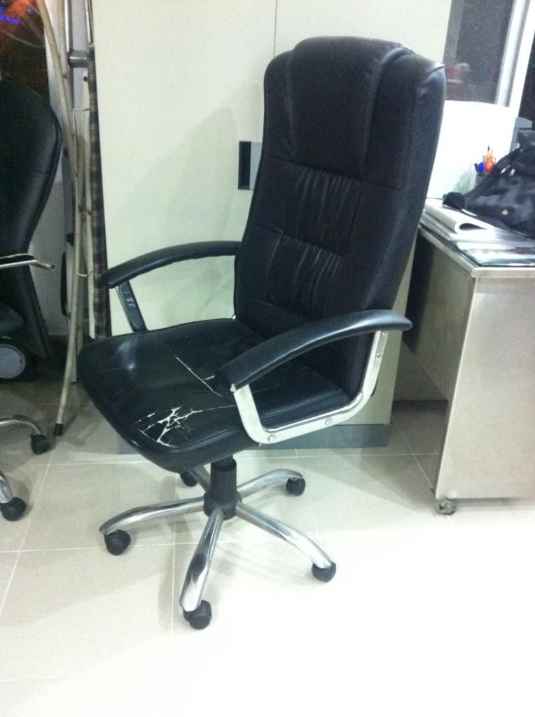 Dọn nhà thanh lý 2 ghế giám đốc ngồi vi tính cực rẻ !!!