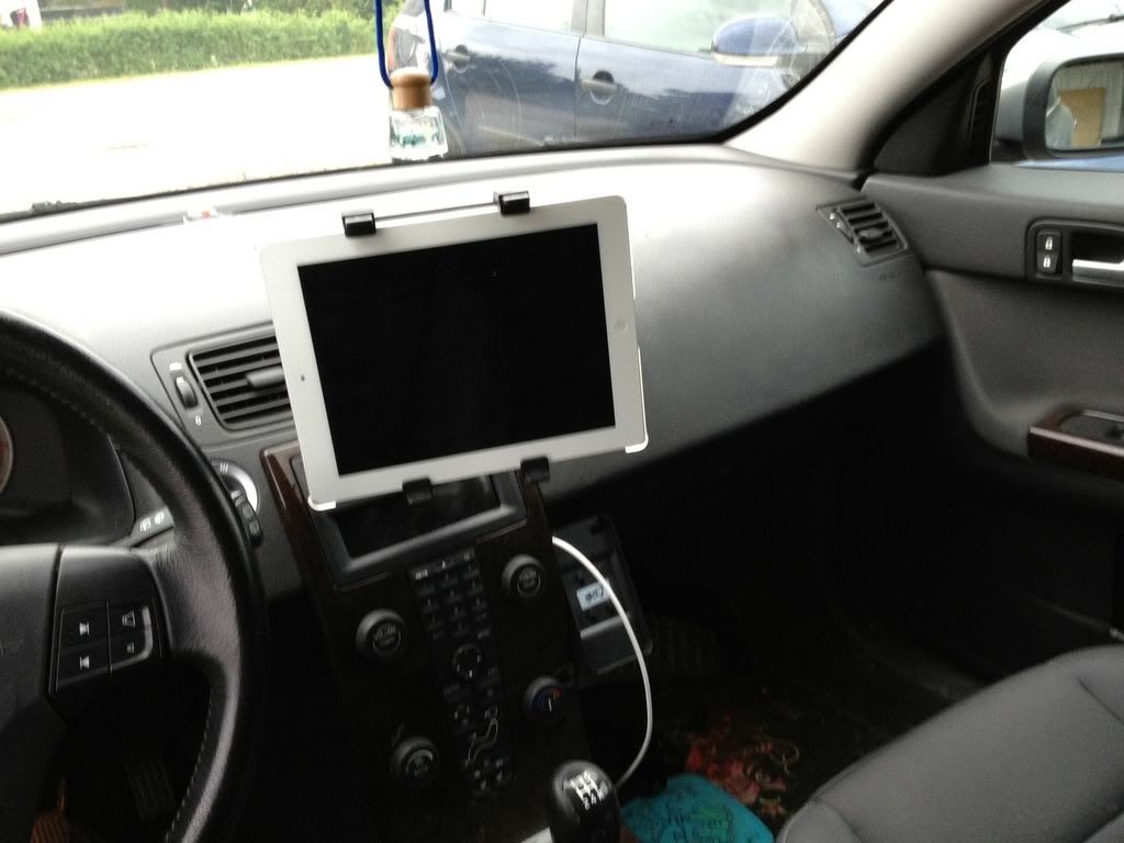 http://i1071.photobucket.com/albums/u506/fredrikbjork/Volvo%20V50/233a3dee.jpg