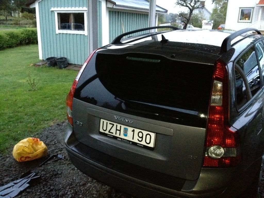 http://i1071.photobucket.com/albums/u506/fredrikbjork/Volvo%20V50/4fc8e464.jpg
