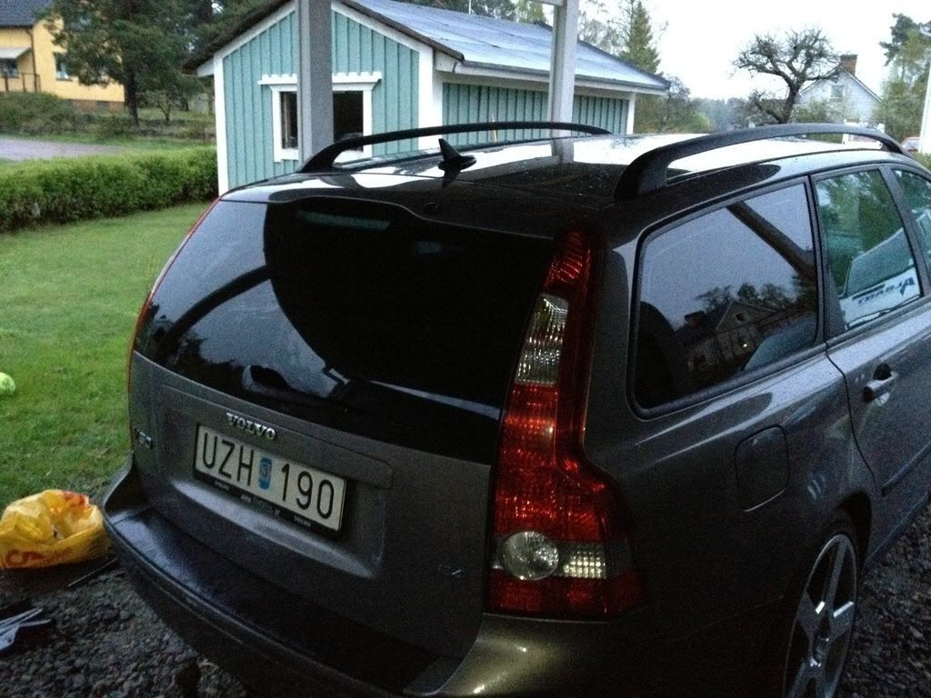 http://i1071.photobucket.com/albums/u506/fredrikbjork/Volvo%20V50/981d7394.jpg
