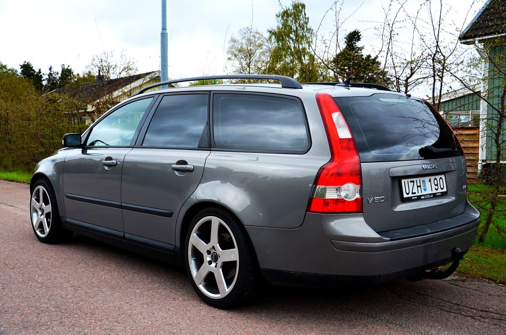 http://i1071.photobucket.com/albums/u506/fredrikbjork/Volvo%20V50/dacedf9a.jpg