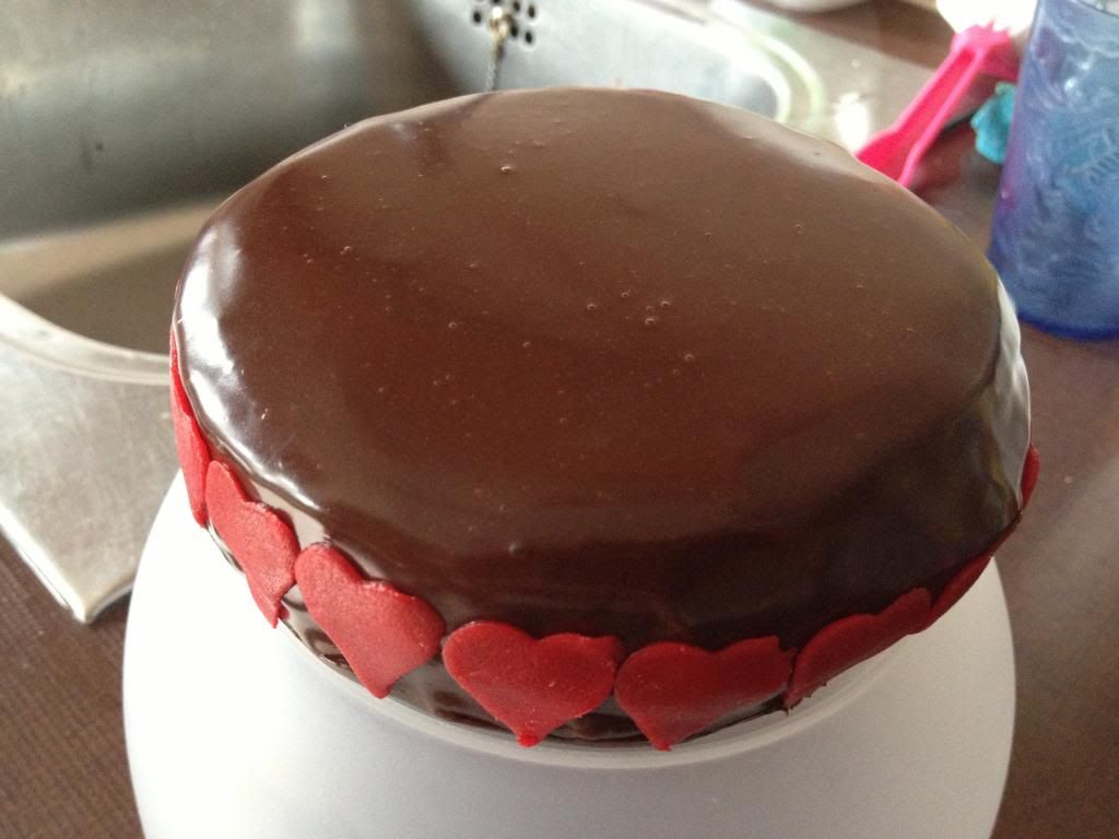 http://i1071.photobucket.com/albums/u509/Joenna2010/taartovergotenmetganache1_zps6726f63c.jpg
