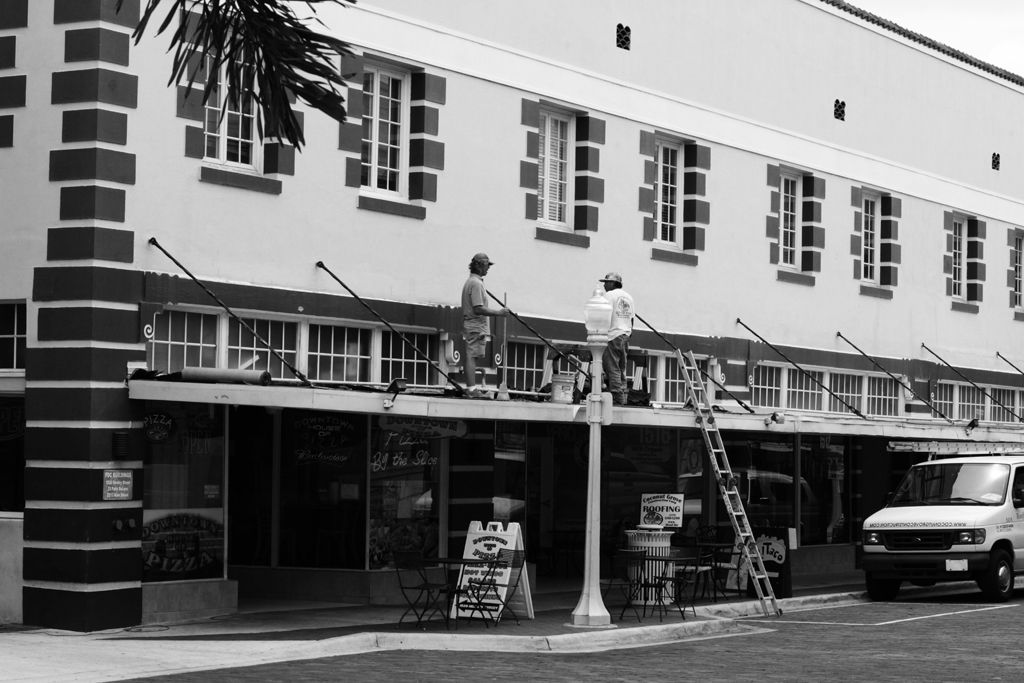 IMAGE: http://i1071.photobucket.com/albums/u520/7D_Sniper/USA%20Nifty%20Fifty/Workers.jpg