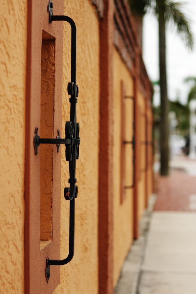 IMAGE: http://i1071.photobucket.com/albums/u520/7D_Sniper/USA%20Nifty%20Fifty/WroughtIronWall.jpg