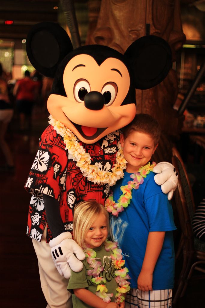 IMAGE: http://i1071.photobucket.com/albums/u520/7D_Sniper/USA%20Nifty%20Fifty/mickey-hayden-keygan.jpg