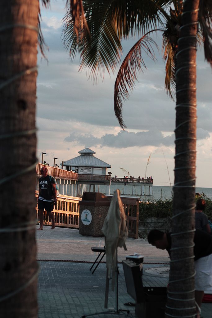 IMAGE: http://i1071.photobucket.com/albums/u520/7D_Sniper/USA%20Nifty%20Fifty/pier.jpg