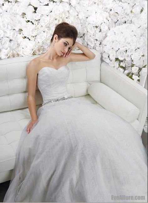 ball_gown_strapless_sweetheart_chapel_train_satin_tulle_wedding_dress_with_beading_1536_1.jpg 